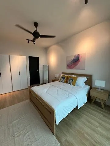 Rumakita #1 - Vista Alam, Sleeps 6 Near Avisena Hospital シャー・アラム アパート