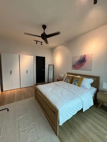 Апартаменты Rumakita #1 - Vista Alam, Sleeps 6 Near Avisena Hospital Шах-Алам Малайзия